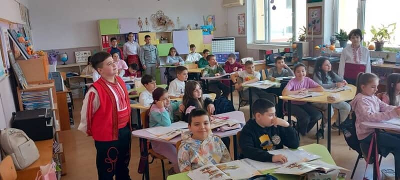 Изработка на мартенички в ГЦОУД с ръководител г-жа Ганчева - p13