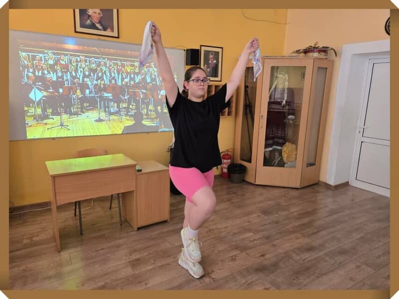 Занятия по проект „Заедно учим, заедно успяваме“ в клуб „Музика и танци на народите“ - p14